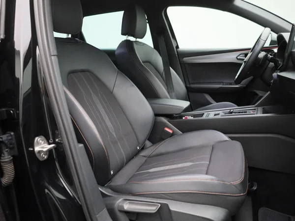 CUPRA Leon Sportstourer (2023) — foto 30 van 40