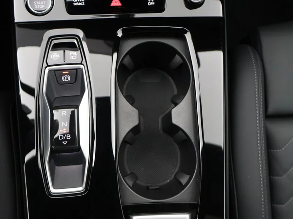 AUDI A6 Sportback e-tron (2025) — foto 14 van 37