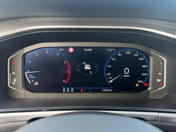 VOLKSWAGEN T-Roc (2023) — foto 3 van 20