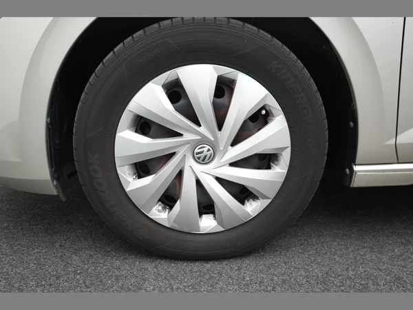VOLKSWAGEN Polo (2018) — foto 25 van 25