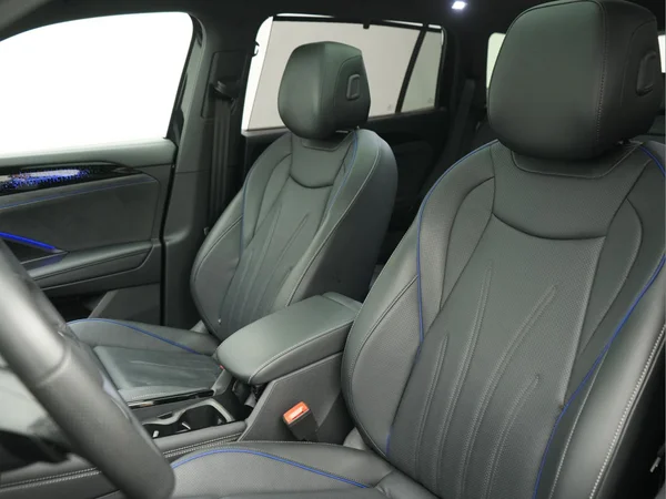 VOLKSWAGEN Tayron eHybrid (PHEV) (2026) — foto 2 van 39