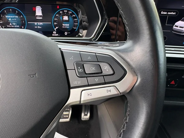 VOLKSWAGEN Caddy Maxi (2023) — foto 3 van 20