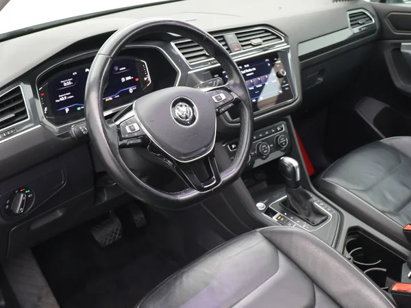 VOLKSWAGEN Tiguan Allspace (2020) — foto 2 van 30