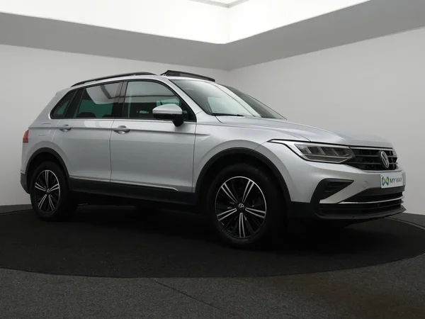 VOLKSWAGEN Tiguan eHybrid (PHEV) (2023) — foto 23 van 33