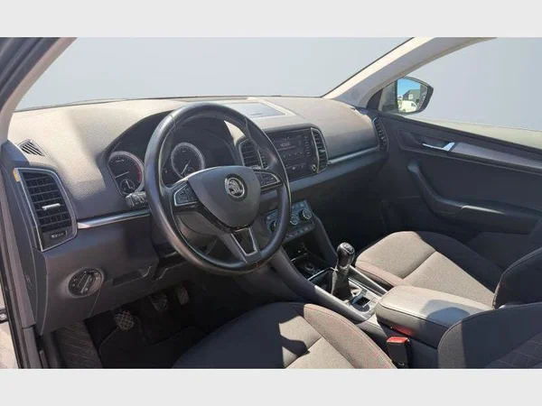Skoda KAROQ (2018) — foto 28 van 29