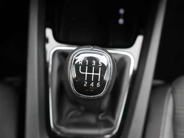 SKODA Octavia Combi (2024) — foto 15 van 27