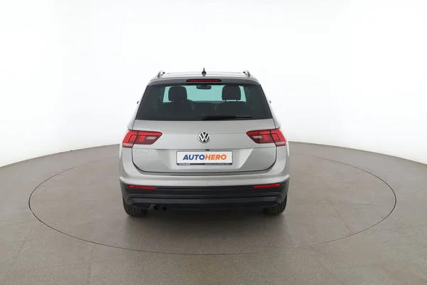 Volkswagen Tiguan (2019) — foto 11 van 16
