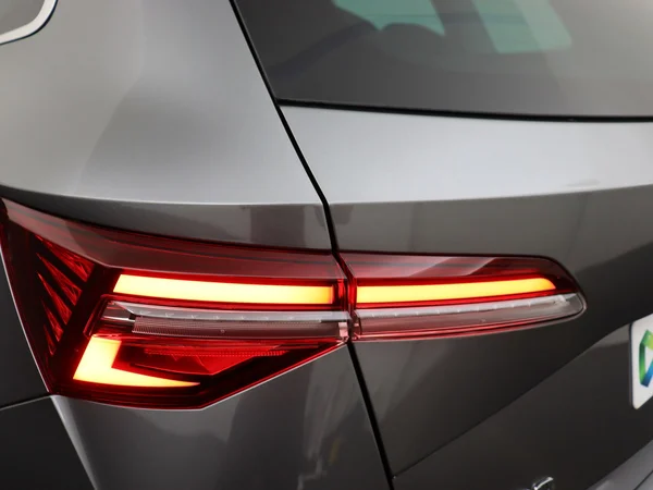 SKODA Karoq (2025) — foto 7 van 18