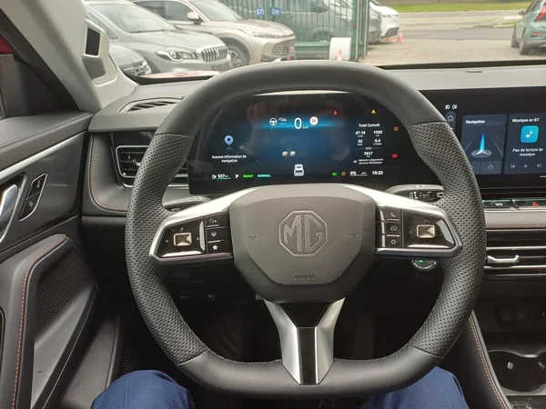 MG HS (2025) — foto 5 van 24