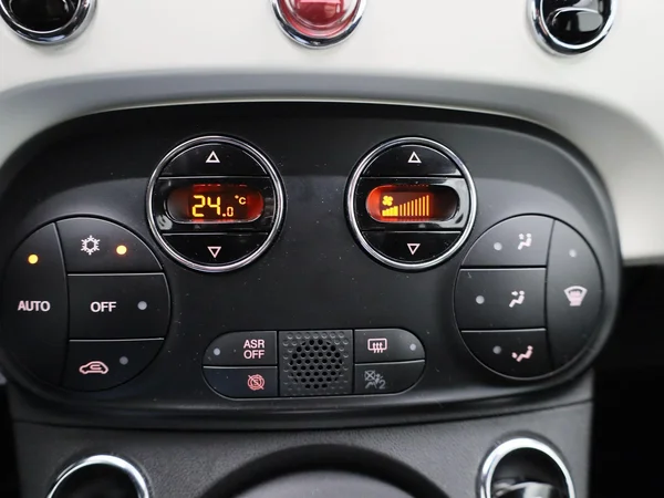 Fiat 500C (2023) — foto 18 van 40