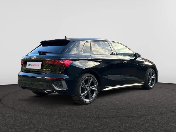 AUDI A3 Sportback (2023) — foto 2 van 25