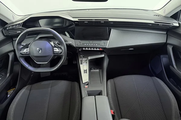 Peugeot 308 PHEV (2024) — foto 8 van 31