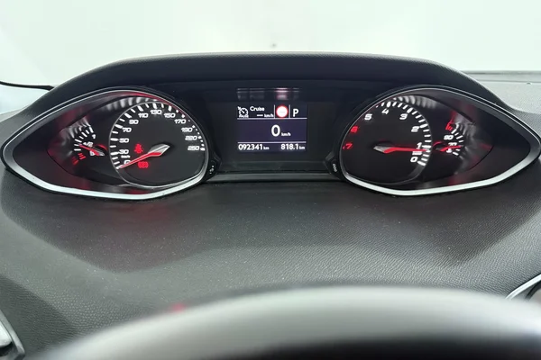 Peugeot 308 SW (2020) — foto 14 van 32
