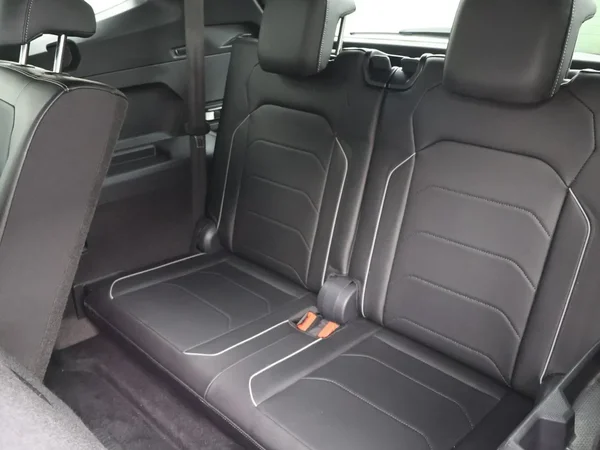 Volkswagen Tiguan Allspace (2024) — foto 4 van 35