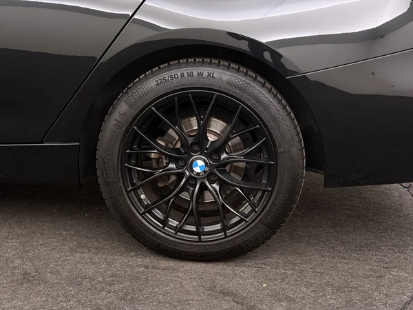BMW 318 (2020) — foto 7 van 31