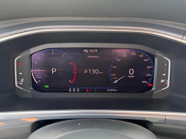 VOLKSWAGEN T-Roc (2022) — foto 5 van 25