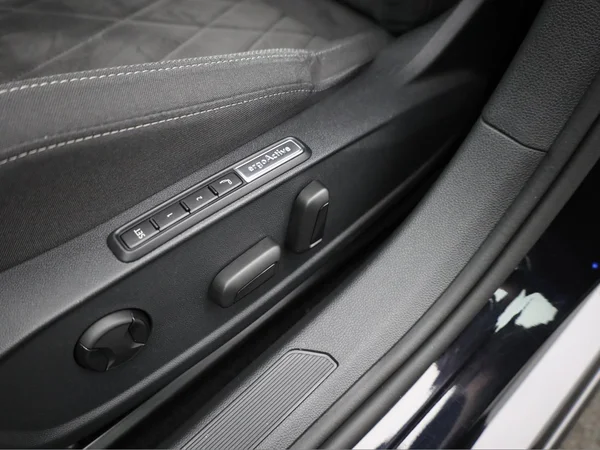 VOLKSWAGEN Golf VIII (2024) — foto 6 van 20