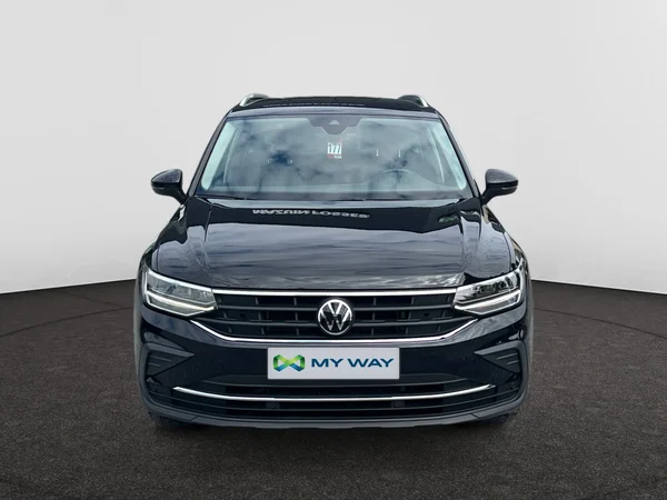 VOLKSWAGEN Tiguan (2021) — foto 11 van 17