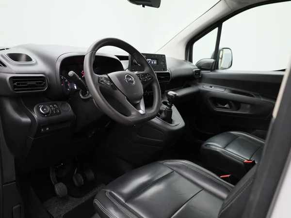 Opel Combo Life (2022) — foto 19 van 36