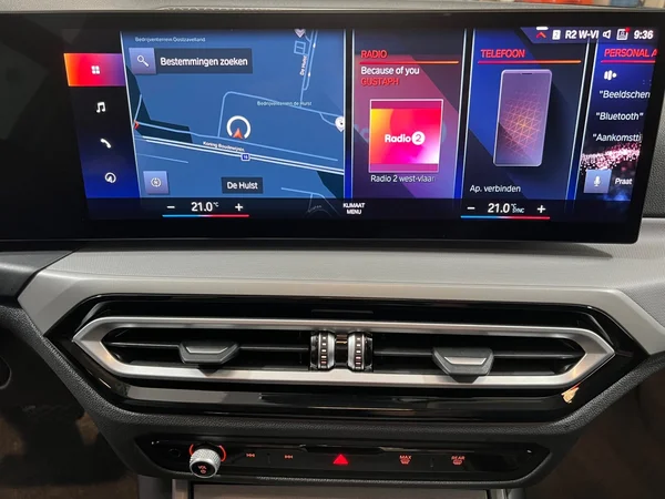BMW 320 (2023) — foto 14 van 29