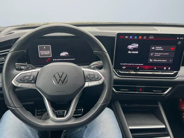 VOLKSWAGEN Tiguan Dsl (2024) — foto 2 van 24