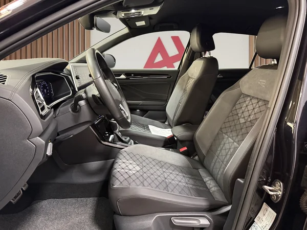 Volkswagen T-Roc (2023) — foto 4 van 30