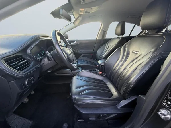 FORD Focus Vignale (2019) — foto 7 van 25