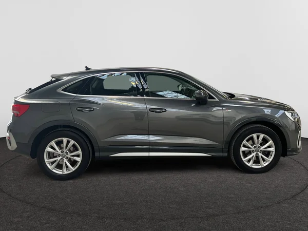 AUDI Q3 Sportback (2020) — foto 11 van 20
