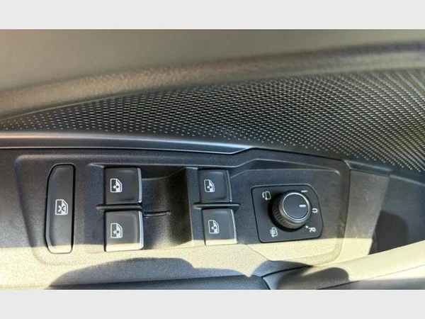 Volkswagen Tiguan (2024) — foto 15 van 26