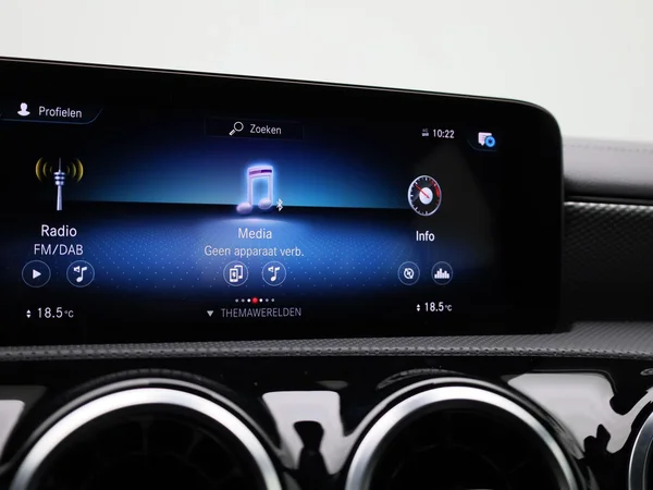 Mercedes-Benz CLA (2022) — foto 10 van 52