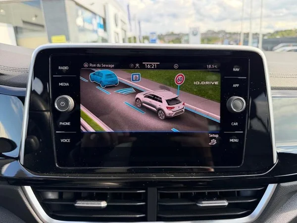 VOLKSWAGEN T-Roc (2024) — foto 15 van 28