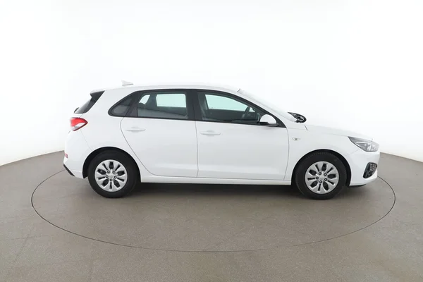 Hyundai i30 (2023) — foto 13 van 16