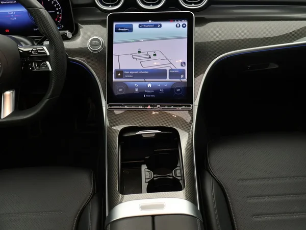 Mercedes-Benz C-Klasse (2022) — foto 9 van 32