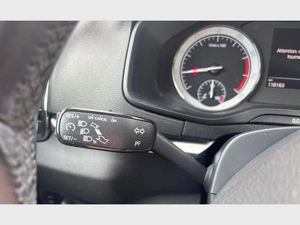 Skoda Karoq (2020) — foto 7 van 27