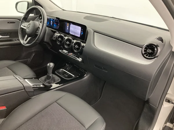 MERCEDES-BENZ B 180 (2020) — foto 11 van 36