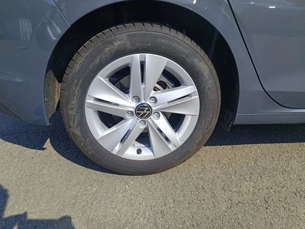 VOLKSWAGEN Golf VIII (2024) — foto 19 van 24