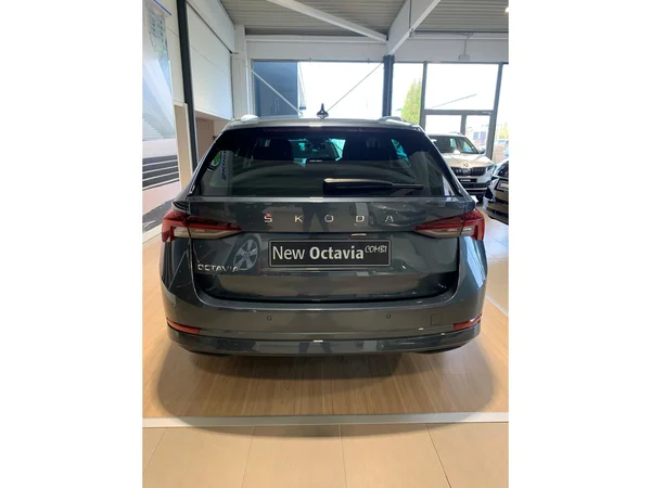 SKODA Octavia Combi (2021) — foto 27 van 30