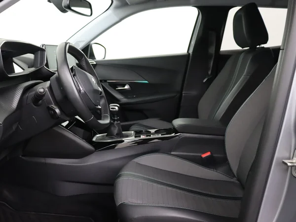 PEUGEOT 2008 (2022) — foto 2 van 28