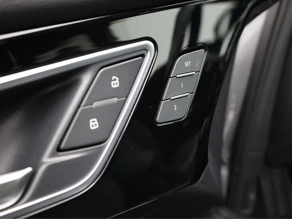 AUDI Q4 e-tron (2024) — foto 7 van 26
