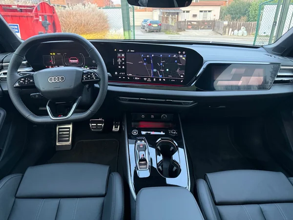 AUDI A5 Avant e-hybrid (PHEV) (2025) — foto 9 van 24