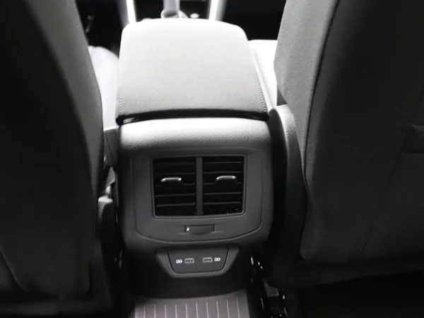 VOLKSWAGEN T-Roc (2024) — foto 5 van 25