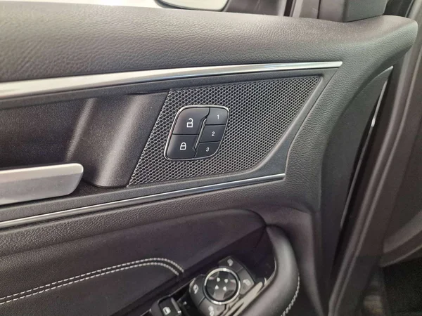Ford Edge (2018) — foto 17 van 17