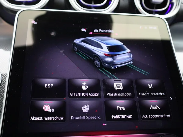Mercedes-Benz GLC (2025) — foto 19 van 50