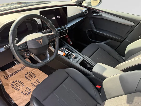 CUPRA Leon ST (2024) — foto 3 van 18