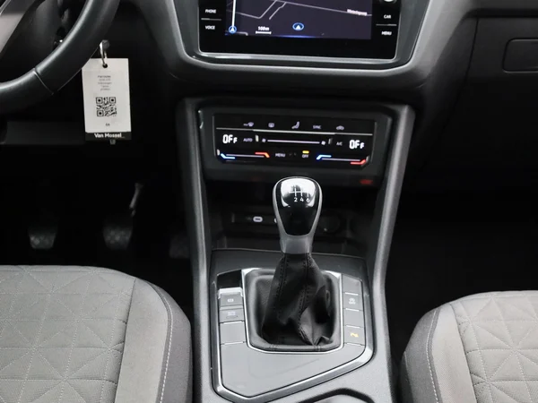 Volkswagen Tiguan (2023) — foto 3 van 43