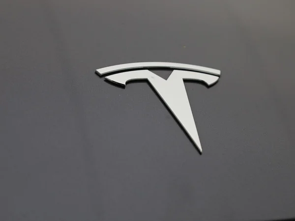 Tesla Model 3 (2022) — foto 38 van 46