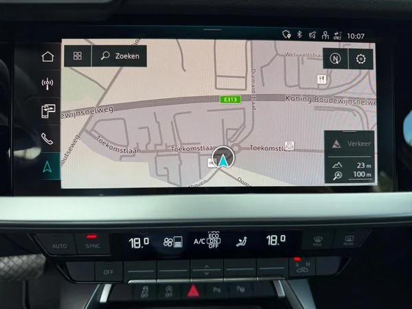 AUDI A3 Sportback (2022) — foto 2 van 19
