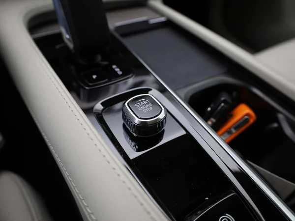 Volvo XC90 (2022) — foto 21 van 49