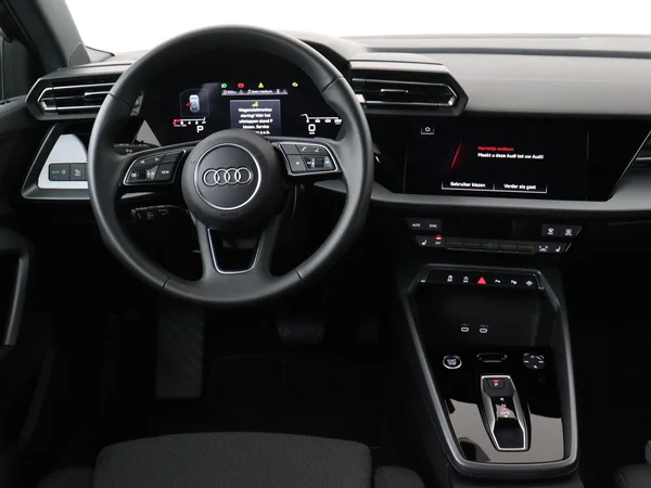 AUDI A3 Sportback (2025) — foto 16 van 18