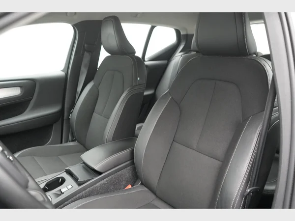 VOLVO XC40 (2020) — foto 18 van 25